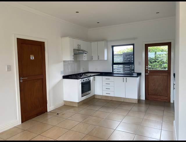 2 BEDROOM TOWNHOUSE TO LET IN PALM LAKES ESTATE